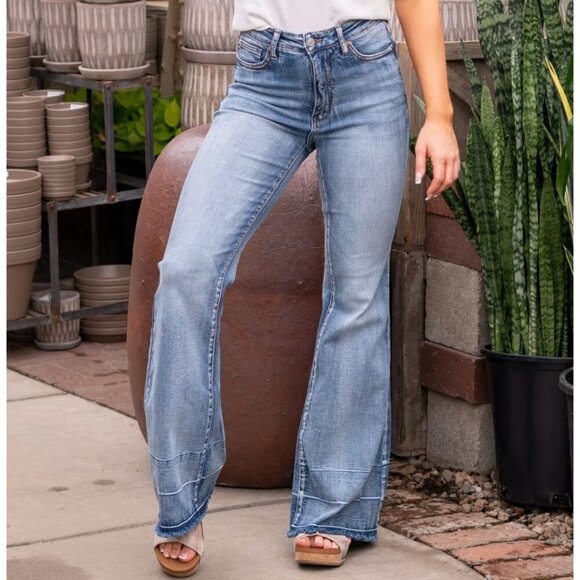 NWT Judy Blue Summer Days High Rise Tummy Control Top Flare Medium Blue 15/32 - Picture 1 of 9